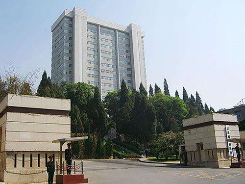 1、云南省人民政府辦公園區(qū)監(jiān)控報(bào)警系統(tǒng)升級改造項(xiàng)目500px.jpg